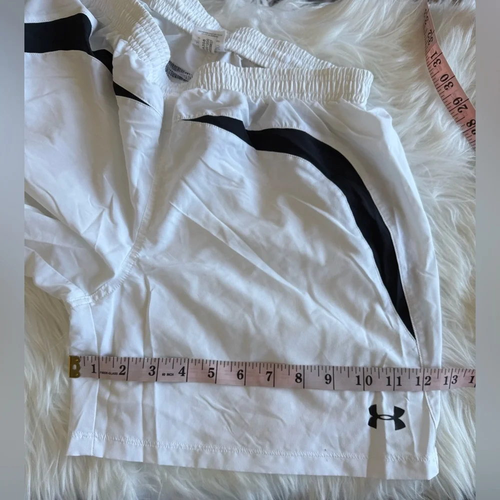Under Armour | Women’s Medium White and Black Athletic Shorts with Drawstring